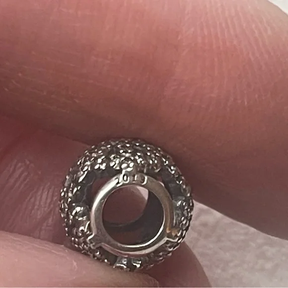 Pandora Snowflake charm - Black Friday 2013 - Picture 3 of 8